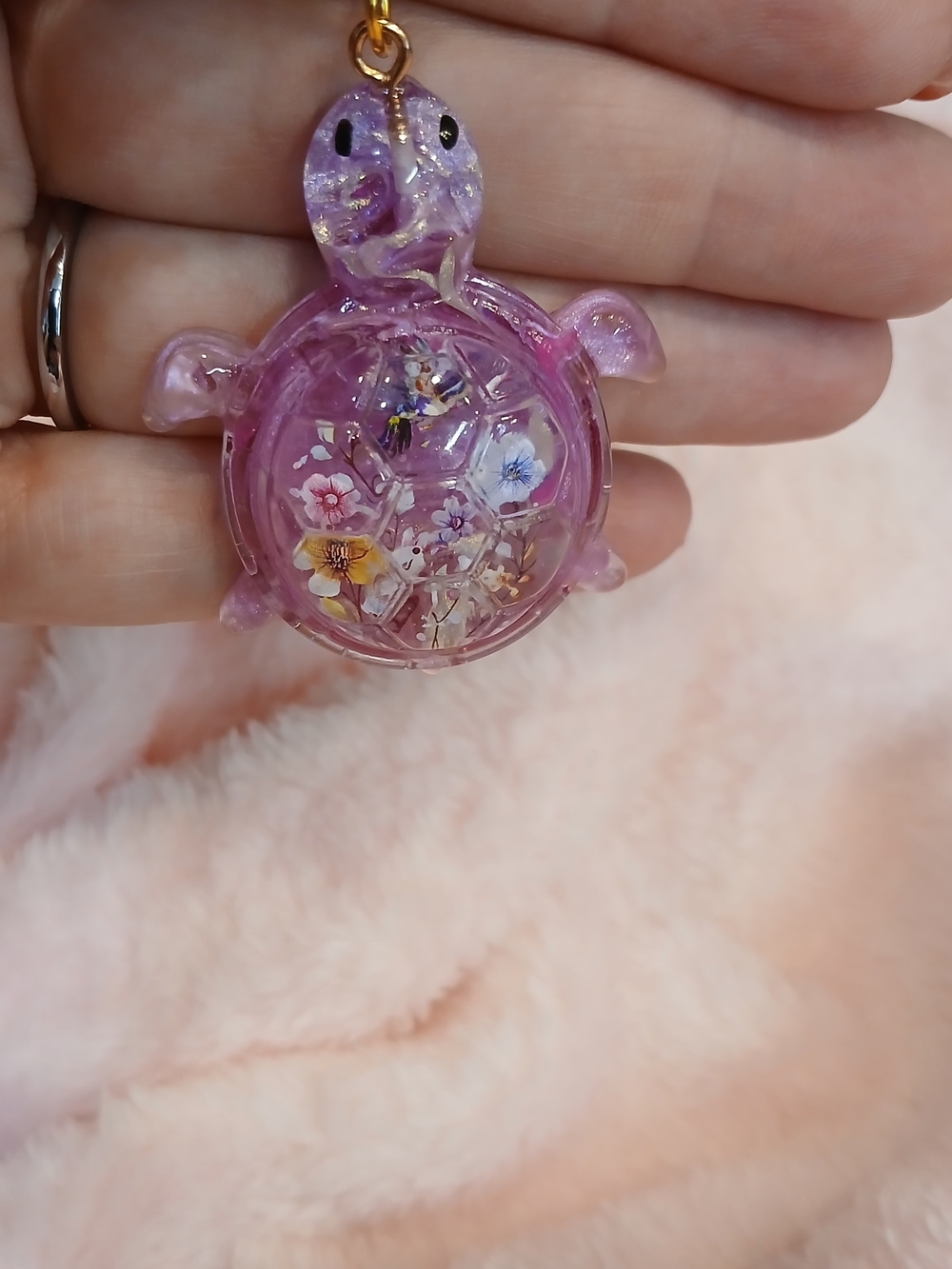 1 Of A Kind!! Pink Turtle Resin Keychain - Picture 3 of 4